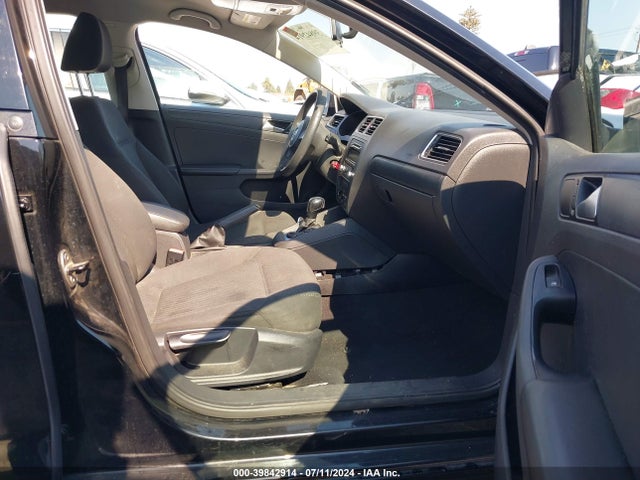 3VW2K7AJXEM373597 Volkswagen Jetta 2.0l S