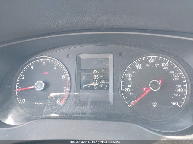 3VW2K7AJXEM373597 Volkswagen Jetta 2.0l S