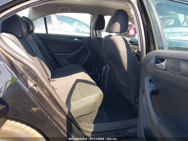 3VW2K7AJXEM373597 Volkswagen Jetta 2.0l S