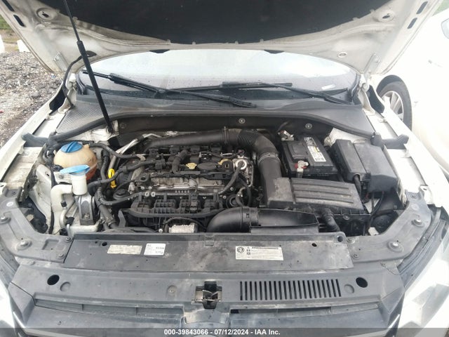1VWBT7A3XEC051655 Volkswagen Passat 1.8t Se