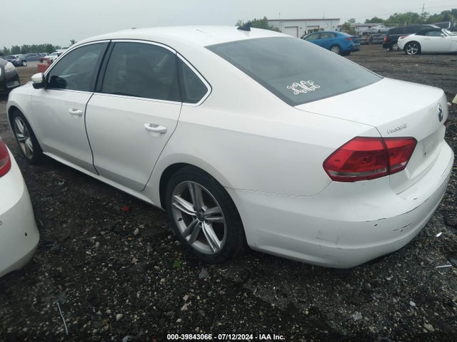 1VWBT7A3XEC051655 Volkswagen Passat 1.8t Se