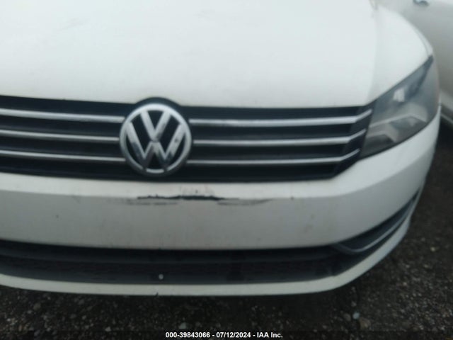 1VWBT7A3XEC051655 Volkswagen Passat 1.8t Se