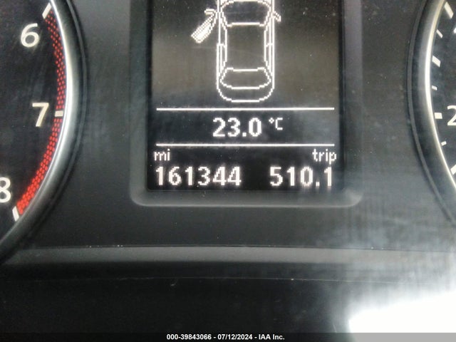 1VWBT7A3XEC051655 Volkswagen Passat 1.8t Se