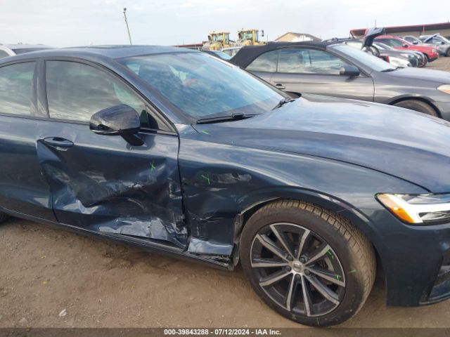 7JR102FZ7MG108779 Volvo S60 T5 Momentum