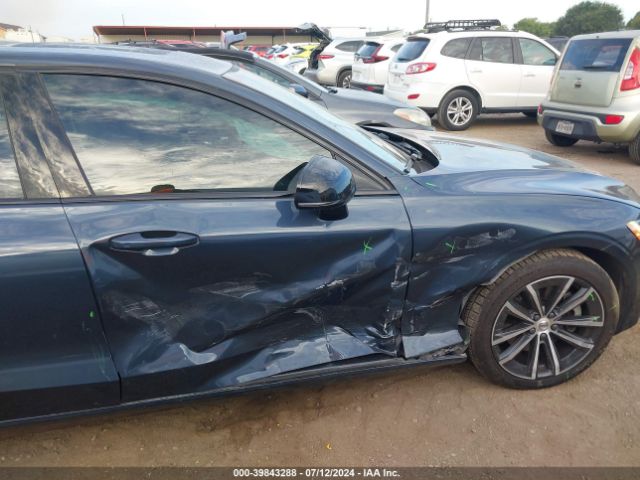 7JR102FZ7MG108779 Volvo S60 T5 Momentum
