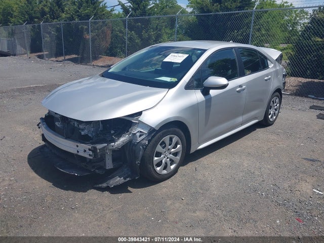 Toyota COROLLA LE 2022 5YFEPMAE2NP324115 Image 2