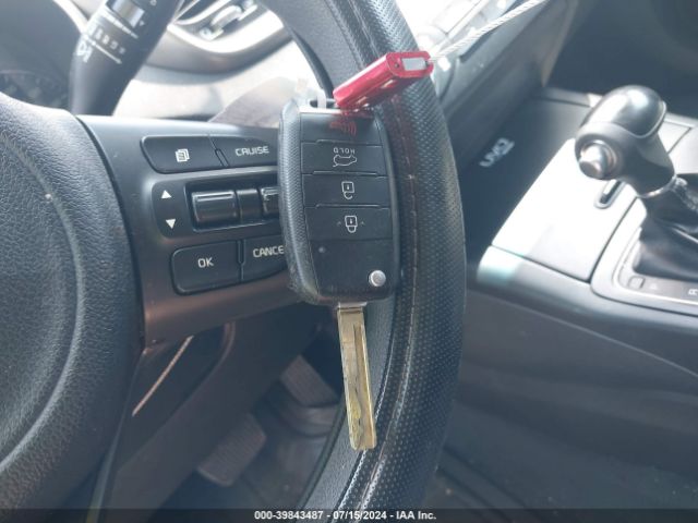 5XYPG4A35GG027757 KIA Sorento 2.4l Lx