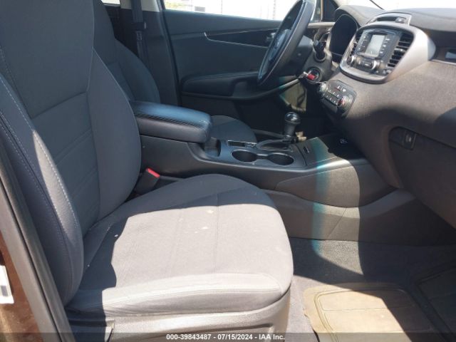 5XYPG4A35GG027757 KIA Sorento 2.4l Lx