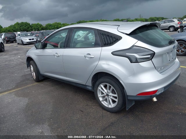 Ford FOCUS SE 2018 1FADP3K2XJL225075 Image 3