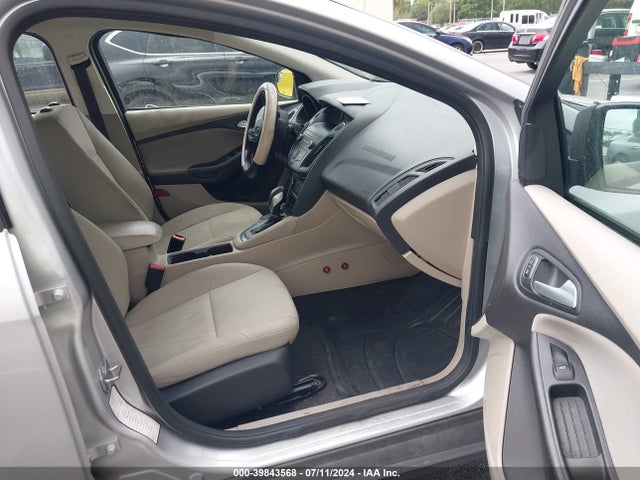 Ford FOCUS SE 2018 1FADP3K2XJL225075 Image 5
