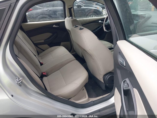 Ford FOCUS SE 2018 1FADP3K2XJL225075 Image 8