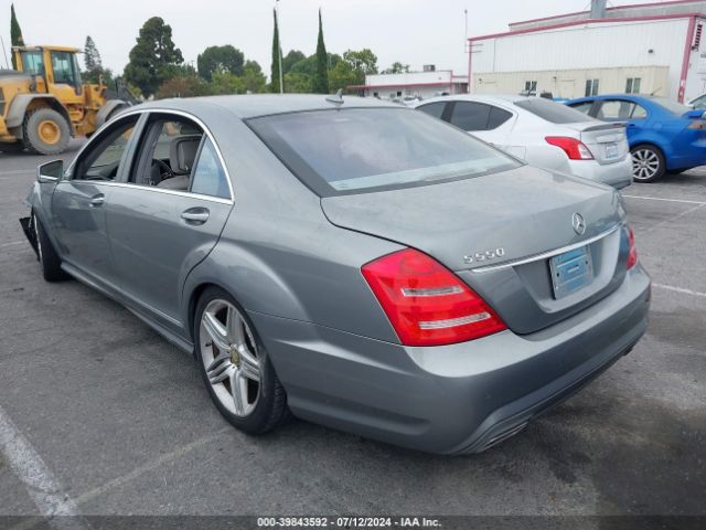 2013 MERCEDES-BENZ S 550 WDDNG7DB1DA506383 Photo 2