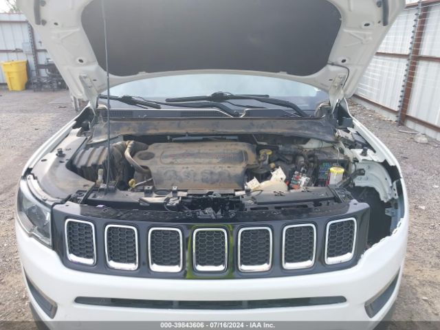 3C4NJCBB5JT494590 Jeep Compass Sun And Wheel Fwd