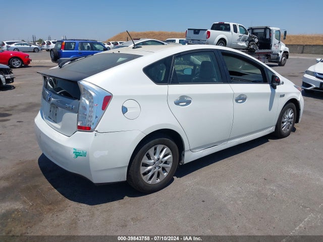 Toyota Prius Plug-in Advanced 2014 JTDKN3DP5E3063572 Image 4