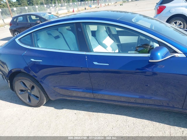 5YJ3E1EB7LF639352 Tesla MODEL 3