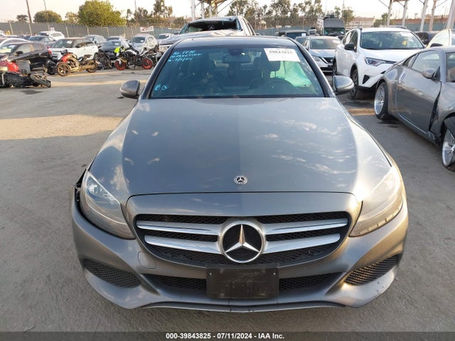 55SWF4JB6JU275888 Mercedes-Benz C 300