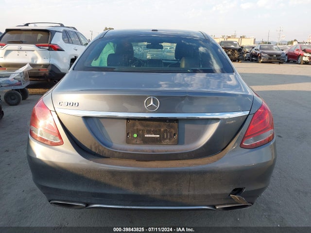 55SWF4JB6JU275888 Mercedes-Benz C 300