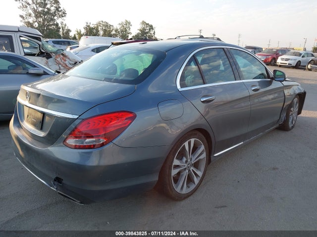 55SWF4JB6JU275888 Mercedes-Benz C 300