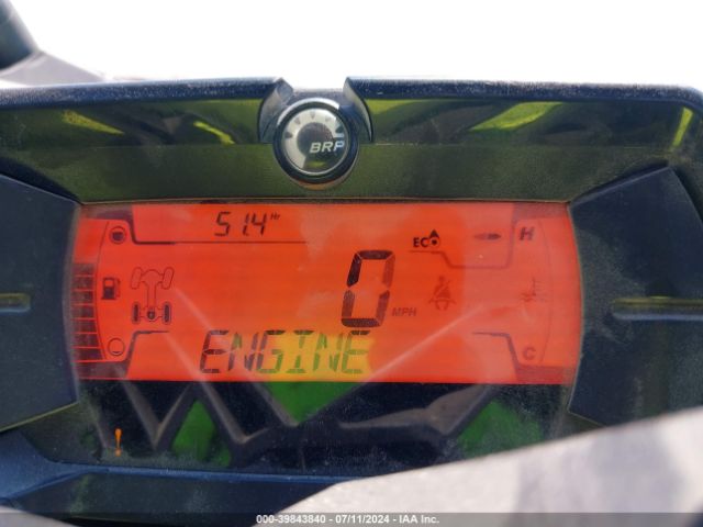 2021 CAN-AM MAVERICK X3 3JBVXAV22MK000939 Photo 6