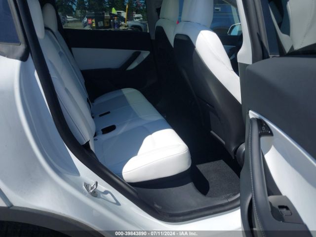 5YJYGDED8MF103997 Tesla Model Y Standard Range Rear-wheel Drive