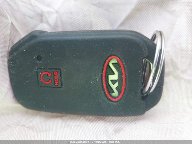 KNDEU2AA3P7393989 KIA SELTOS S