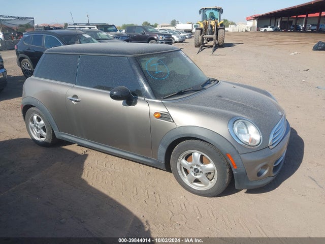 2011 MINI COOPER WMWSU3C56BT251531 Photo 0