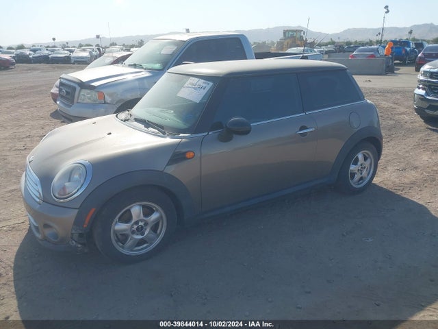 2011 MINI COOPER WMWSU3C56BT251531 Photo 1