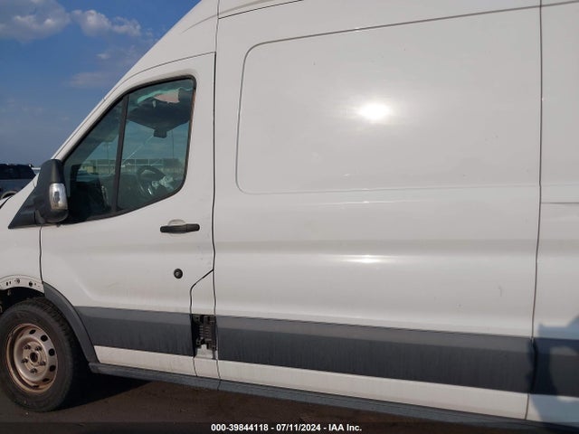 Ford Transit-250 2018 1FTYR2XM4JKB23528 Image 14