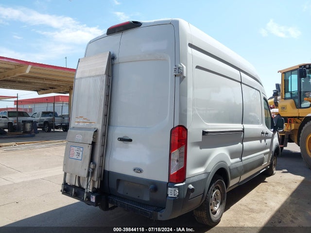 Ford Transit-250 2018 1FTYR2XM4JKB23528 Image 16