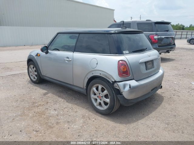 2007 MINI COOPER WMWMF33567TT55320 Photo 2