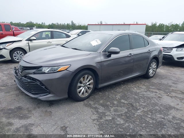 Toyota CAMRY LE 2020 4T1C11AK9LU370825 Image 2
