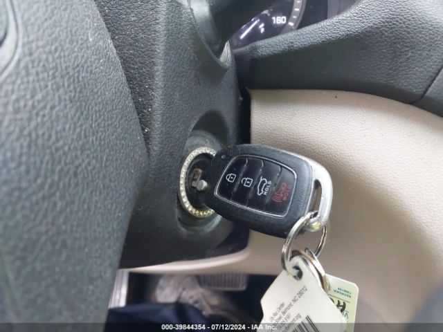 KM8J33A26HU372102 Hyundai Tucson Eco