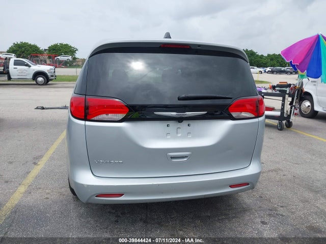 2C4RC1CG6PR621806 Chrysler Voyager Lx