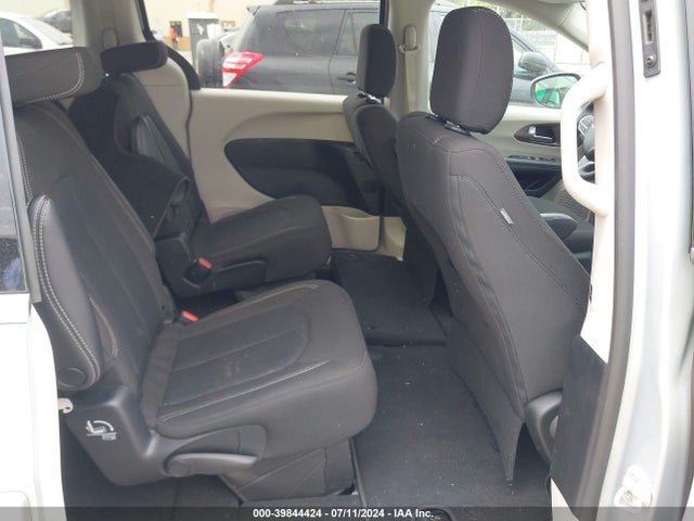 2C4RC1CG6PR621806 Chrysler Voyager Lx