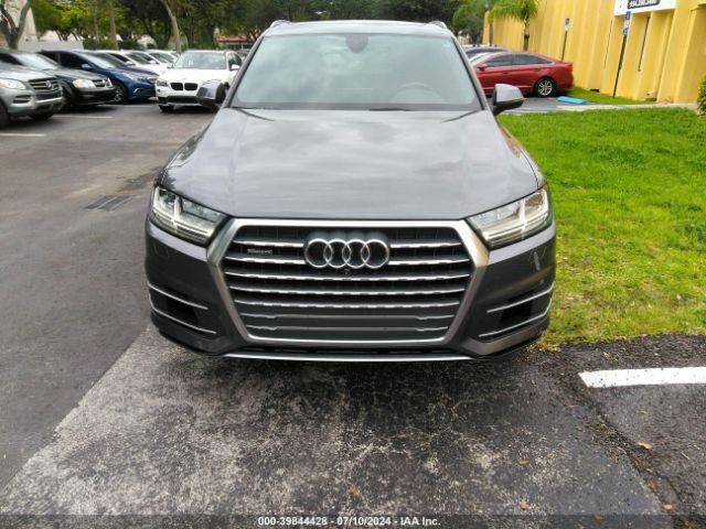 WA1LAAF77JD049916 Audi Q7 3.0t Premium