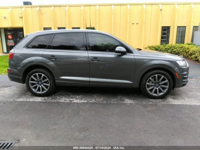 WA1LAAF77JD049916 Audi Q7 3.0t Premium