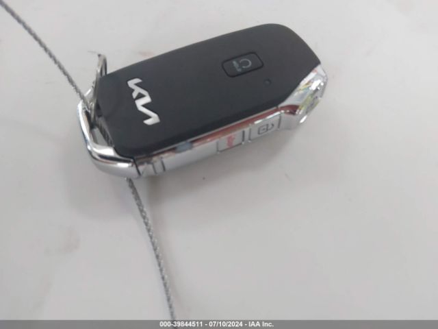 KNDEU2AA6R7596393 KIA SELTOS S