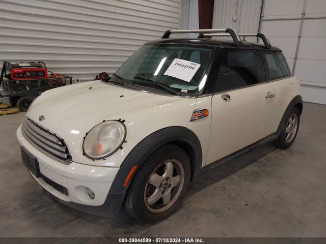 2009 MINI COOPER WMWMF33509TU74242 Photo 1