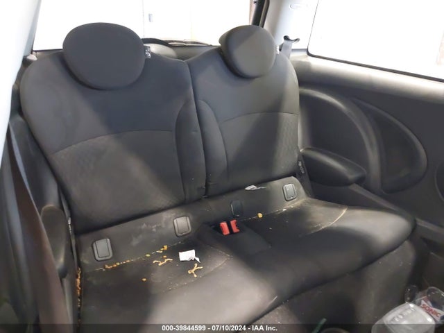 2009 MINI COOPER WMWMF33509TU74242 Photo 7