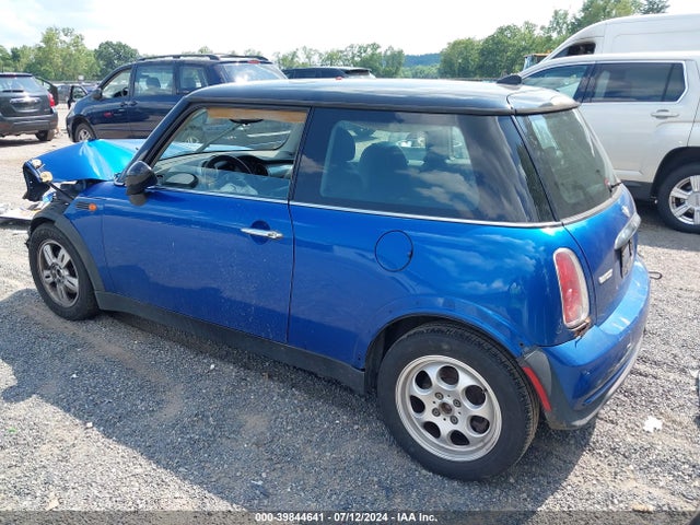 2006 MINI COOPER WMWRC33526TJ78987 Photo 2