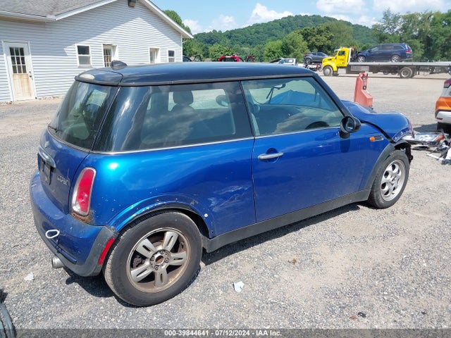 2006 MINI COOPER WMWRC33526TJ78987 Photo 3