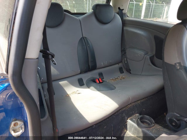 2006 MINI COOPER WMWRC33526TJ78987 Photo 7