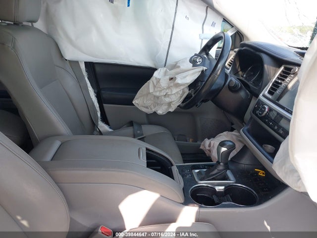 Toyota Highlander Xle 2019 5TDJZRFHXKS945761 Image 5