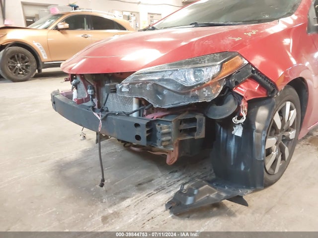 Toyota COROLLA LE 2017 5YFBURHE7HP637390 Image 6