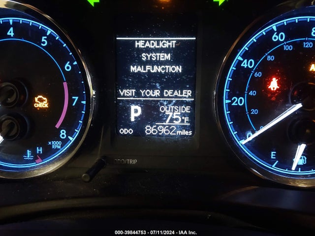 Toyota COROLLA LE 2017 5YFBURHE7HP637390 Image 7