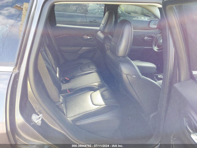 1C4PJLDB6KD300498 Jeep Cherokee Limited Fwd