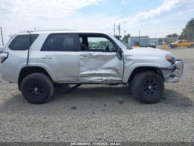 Toyota 4RUNNER SR5 2016 JTEBU5JR0G5342631 Image 14