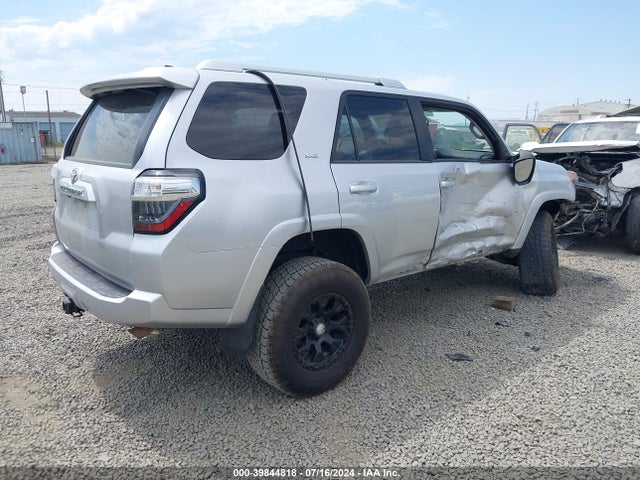 Toyota 4RUNNER SR5 2016 JTEBU5JR0G5342631 Image 4