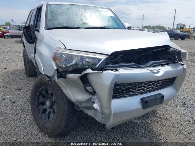 Toyota 4RUNNER SR5 2016 JTEBU5JR0G5342631 Image 6