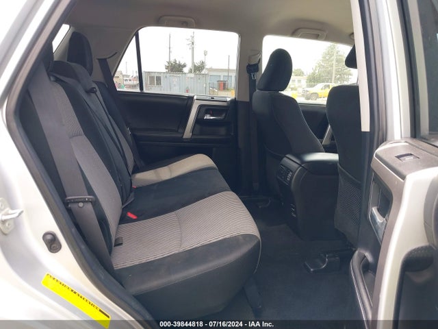 Toyota 4RUNNER SR5 2016 JTEBU5JR0G5342631 Image 8
